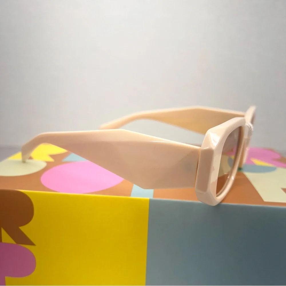 Oversized Square Cream Sunglasses UV400 Retro Fashion Thick‎ Frame Women